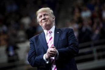 Trump, Meta ripristina i suoi account su Fb e Instagram