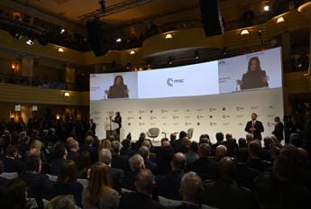 Ucraina, G7 conferma sostegno a Kiev: “Russia via da Zaporizhzhia”