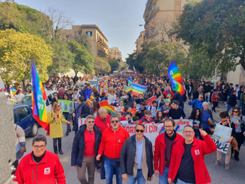 Galleria foto 'Ucraina, in migliaia al corteo della pace di Palermo' - foto 1