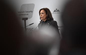 Ucraina, Kamala Harris: “Da Russia crimini contro l’umanità”
