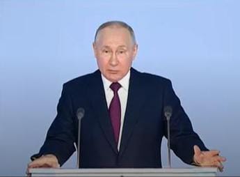 Ucraina, Putin: “Russia non ha iniziato guerra, usa forza per finirla”