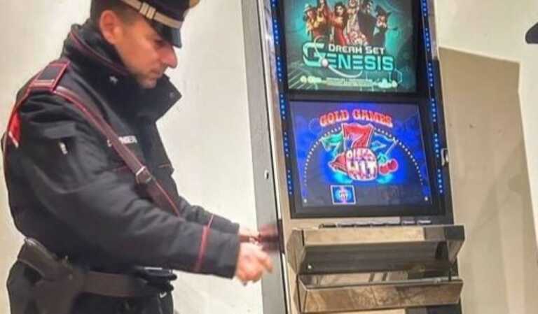 Videopoker irregolari e droga: arrestate due persone nel Tarantino