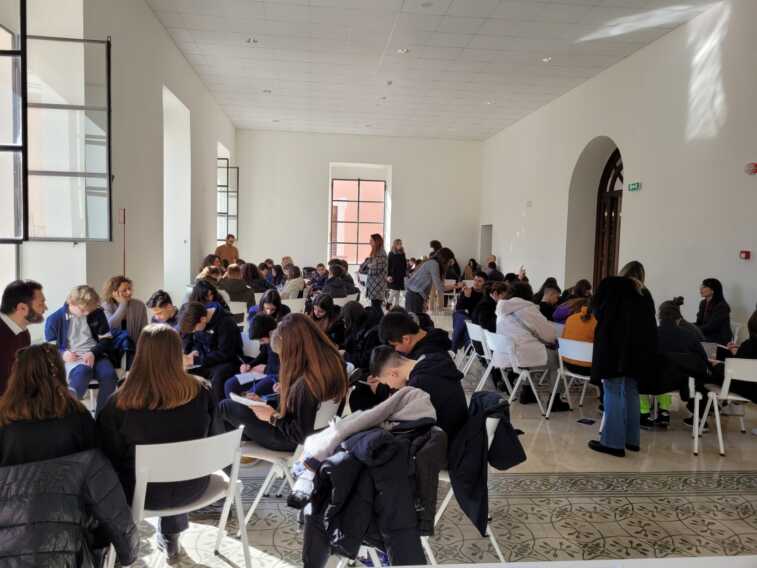 Bari, oltre 300 studenti a confronto con imprenditori e testimonial di aziende innovative a Porta Futuro