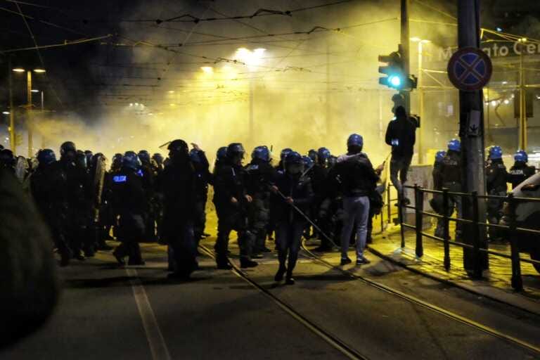 Galleria foto 'Scontri al corteo degli anarchici a Torino per Cospito' - foto 1