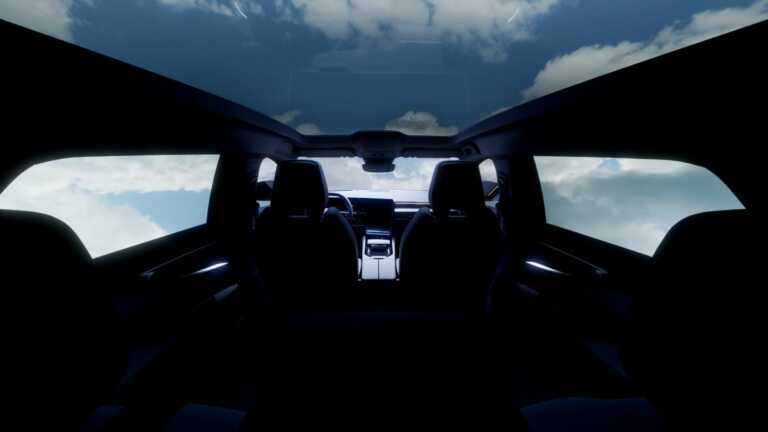 Renault svela il grande tetto panoramico della nuova Espace