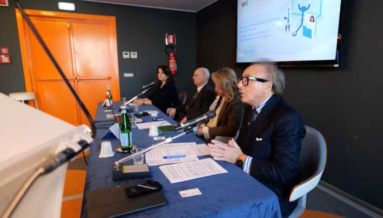 Galleria foto 'Telemedicina per pazienti oncologici, progetto pilota in Puglia' - foto 1