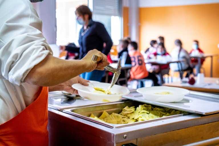 Galleria foto 'Nas, controlli alle mense scolastiche. Una su tre è irregolare' - foto 1