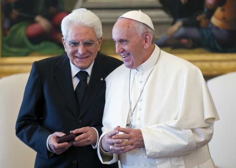 Galleria foto 'Mattarella a Papa Francesco “Auguri e riconoscenza per il suo operato”' - foto 1