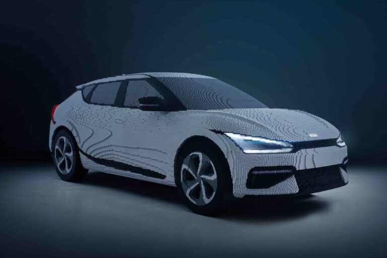 Kia, EV6 in mattoncini Lego per rilanciare la sostenibilità