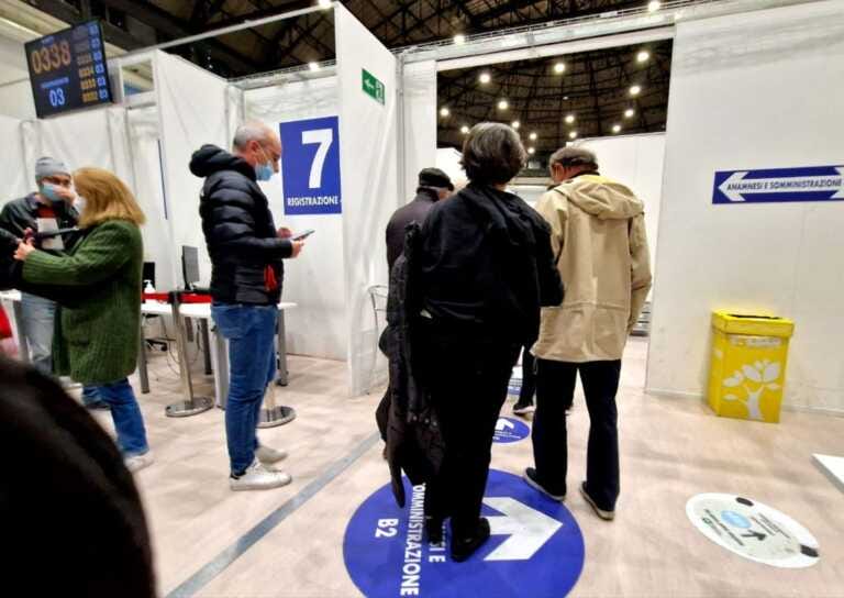 Galleria foto 'Covid, incidenza in calo. Una sola regione a rischio' - foto 1