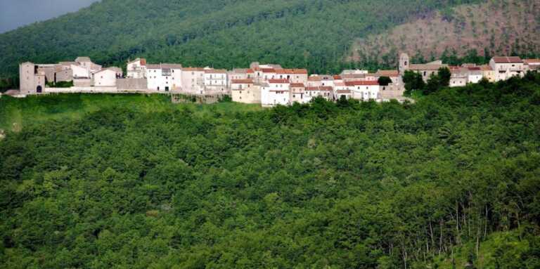 Celle di San Vito: il Comune più piccolo della Puglia gemellato con Bari e che guarda all’Europa. Nel 2022 si contano 148 abitanti