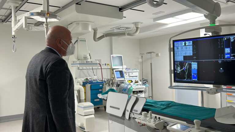 Bari, al Policlinico un nuovo angiografo di ultima generazione: «Meno radiazioni e più precisione»