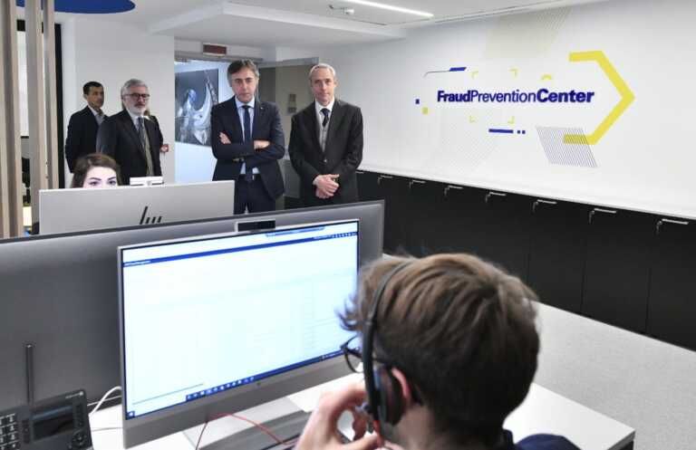Poste italiane inaugura il nuovo centro per la prevenzione delle frodi: 100 operatori per la sicurezza degli utenti