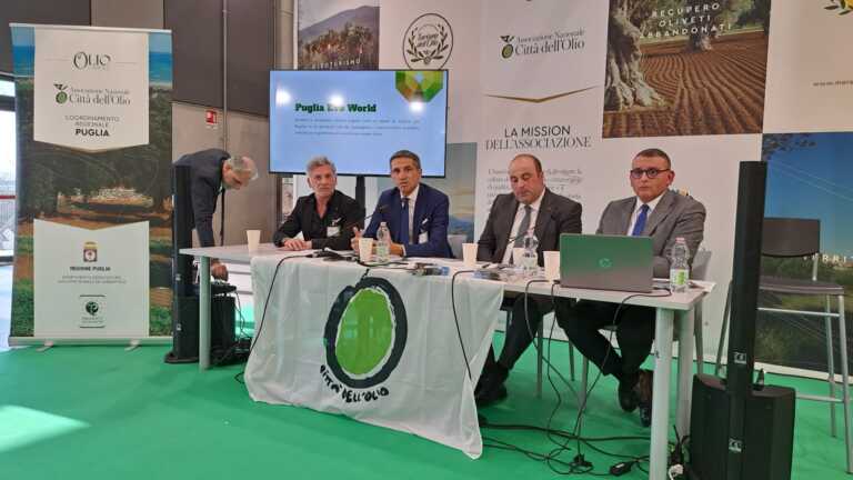 Nasce PugliaEVOWorld, un hub per le imprese olivicole. Pentassuglia: «Promuoviamo le nostre eccellenze» – FOTO