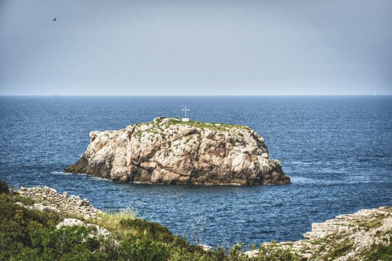 Galleria foto '“Città più accogliente al mondo”: Booking.com premia Polignano. Emiliano: «Riconoscimento a tutta la Puglia» – FOTO e VIDEO' - foto 1