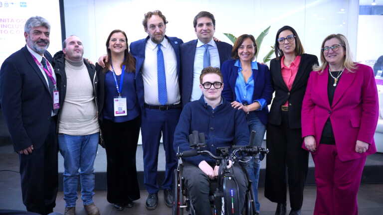 Turismo accessibile in Puglia, presentato il progetto C.Os.T.A.: oltre 1,7 milioni per comunità accoglienti – VIDEO