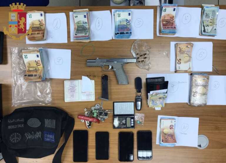 Taranto, sorpreso con armi, droga e oltre 22mila euro in contanti: arrestato un 38enne