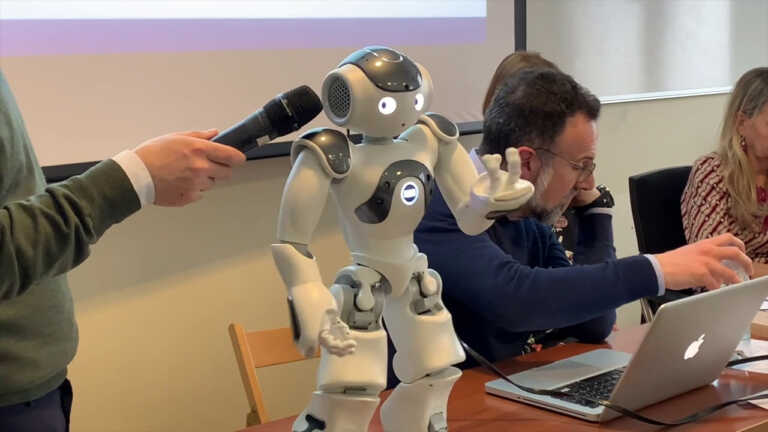 Galleria foto 'Alla Cattolica il robot Nao interagisce con l’uomo grazie a ChatGPT' - foto 1