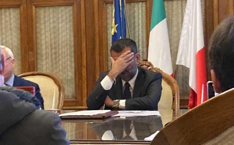 Da Decaro un appello fuori tempo massimo