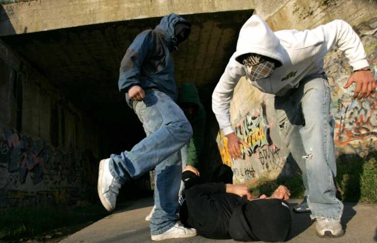 Emergenza baby-gang a Bari: in tanti non denunciano per paura delle ritorsioni