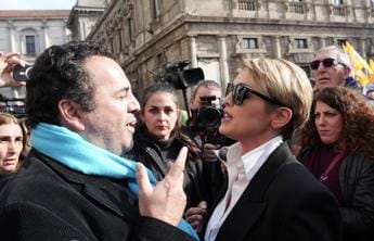 Galleria foto 'Botta e risposta Ricca-Pascale: che cosa si sono detti' - foto 1