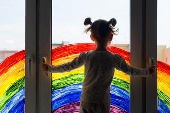 Galleria foto '“Coppie gay spacciano bambini per loro figli”, Roccella: “Rampelli dice verità”' - foto 1