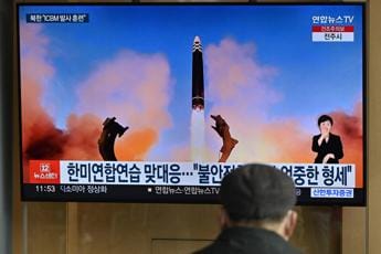 Galleria foto 'Corea del Nord lancia missile intercontinentale: “Monito ai nemici”' - foto 1