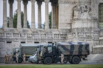 Galleria foto 'Covid Bergamo, famiglie vittime: “Da oggi si riscrive storia di strage”' - foto 1