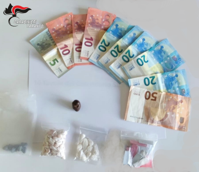 Pusher salentino in trasferta a Taranto: arrestato 25enne sorpreso con droghe sintetiche