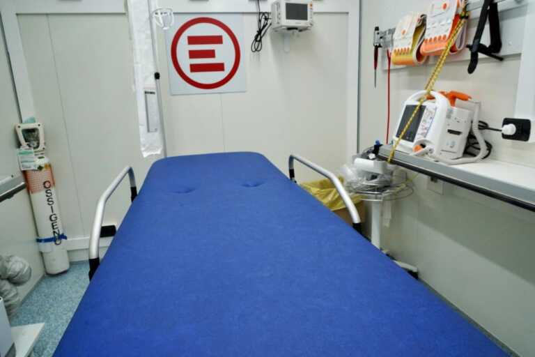 A Brindisi la nave di Emergency con 105 migranti. Emiliano: «Grande lavoro di accoglienza a tutti i livelli» – FOTO e VIDEO