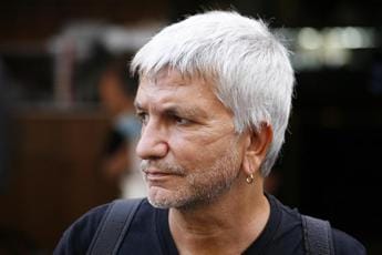 Galleria foto 'Festa papà, Vendola: “Famiglie arcobaleno? San Giuseppe non era padre biologico”' - foto 1