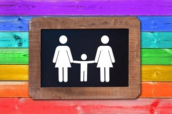 Galleria foto 'Figli coppie gay, Parlamento Ue condanna stop registrazioni: “Italia torni indietro”' - foto 1