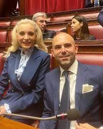 Galleria foto 'Forza Italia, l’azzurro Ferrante vicino a Fascina: “Partito non è diventato meloniana”' - foto 1