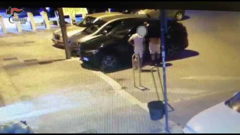 Auto rubate nel parcheggio del centro commerciale di Casamassima e nei comuni del Barese: arrestati ladri seriali – VIDEO