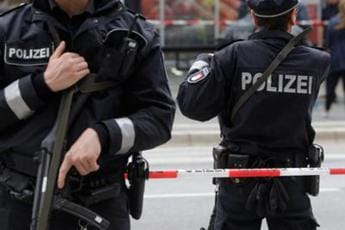 Galleria foto 'Germania, auto su pedoni ad aeroporto Colonia: feriti' - foto 1