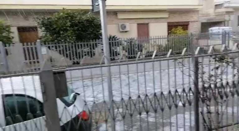 Galleria foto 'Maltempo, piogge e temporali in Puglia: allerta gialla su tutta la regione. Violenta grandinata a Nardò – VIDEO' - foto 1
