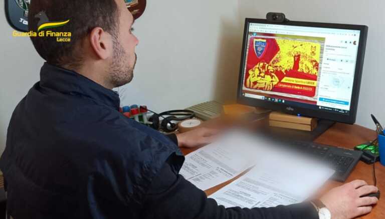 Galleria foto 'Biglietti falsi venduti su Facebook per le partite del Lecce: denunciato un “bagarino digitale” – VIDEO' - foto 1