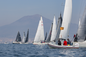 Galleria foto 'Il 25 marzo la quarta edizione della Vesuvio Race, 70 miglia intorno alle Flegree' - foto 1