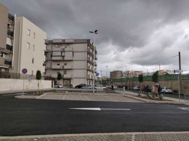 Lecce, da immondezzaio a parcheggio: riqualificazione in via Puccini