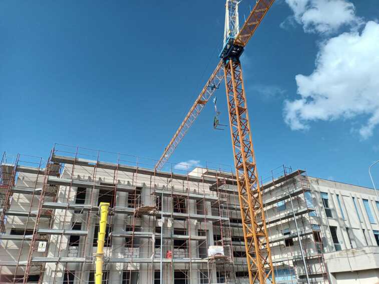 Galleria foto 'Case green, stangata da 60mila euro per pugliesi e lucani: costi raddoppiati per abitazioni singole e villini' - foto 1