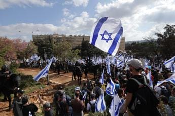 Galleria foto 'Israele, estrema destra dice sì a stop riforma giustizia fino a maggio' - foto 1