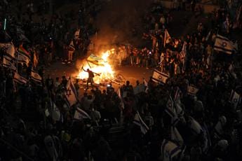 Galleria foto 'Israele, piazze in rivolta. Herzog: “Stop a riforma della Giustizia”' - foto 1