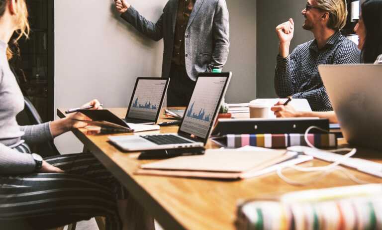 Al lavoro solo per quattro giorni? Italia e Puglia pronte alla svolta. I sindacati spingono