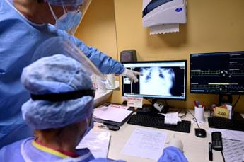 Galleria foto 'Long Covid pandemia ombra, Oms Europa: “Oltre 200 sintomi, cure su misura”' - foto 1