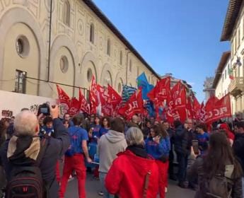 Galleria foto 'Manifestazione oggi a Firenze, 20mila in corteo' - foto 1
