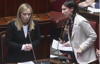 Galleria foto 'Meloni-Schlein, è duello di look: premier in doppiopetto, leader dem casual con zaino' - foto 1
