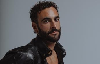 Galleria foto 'Mengoni: “Per l’Eurovision ho scelto ‘Due Vite’ perché voglio portare me stesso su quel palco”' - foto 1