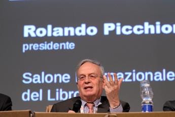 Galleria foto 'Morto a 86 anni Rolando Picchioni, ex presidente Salone del libro' - foto 1