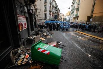 Galleria foto 'Napoli-Eintracht, scontri tra tifosi: primi 6 arresti' - foto 1