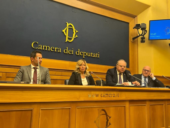 Galleria foto 'Nasce comitato tecnico per monitorare uso nanomateriali in scenari guerra' - foto 1